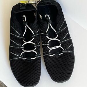 NWT All In Motion Black Athletic Water Shoes White Detailing Womens 9